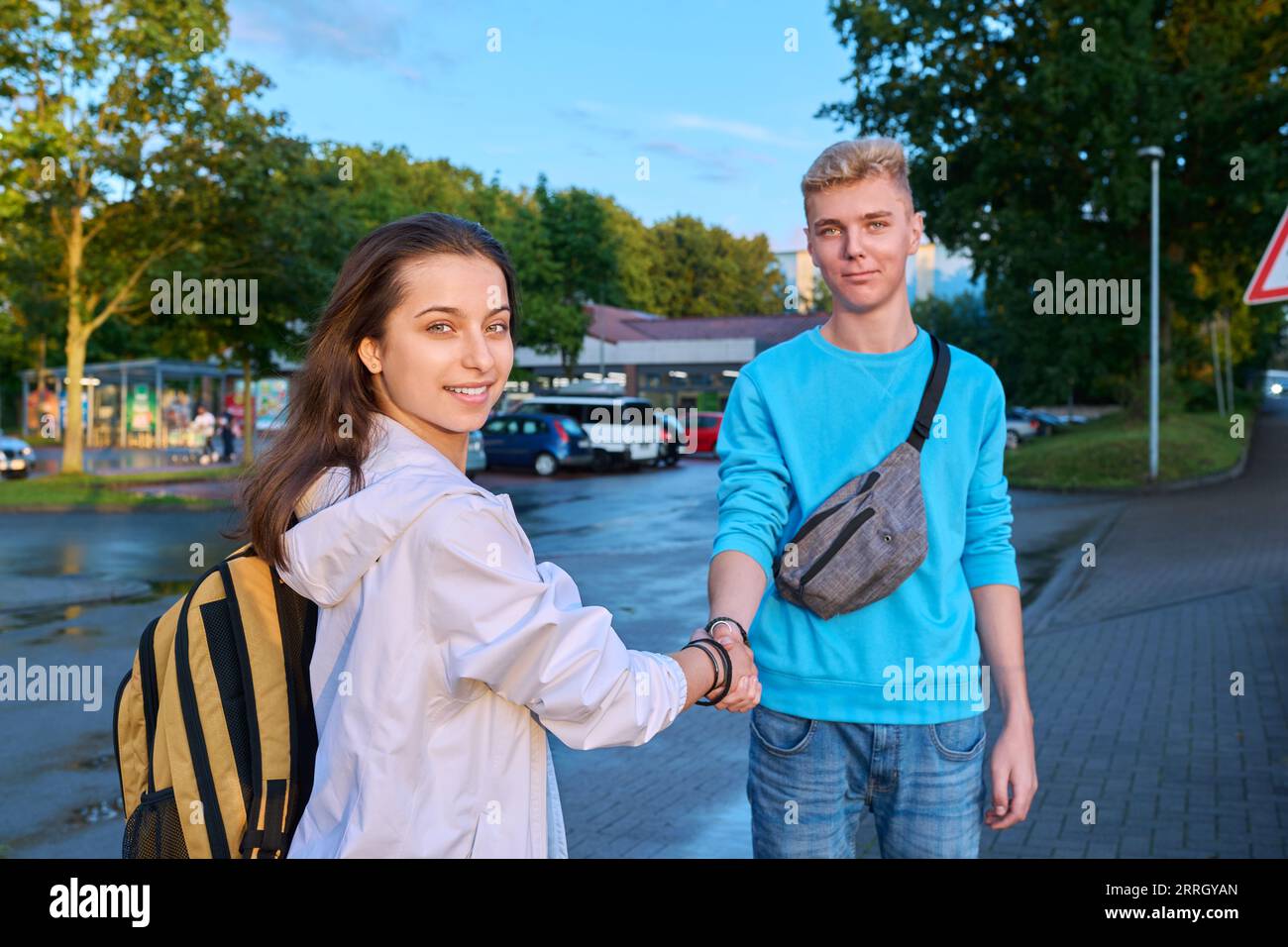 Teenagers shake hi-res stock photography and images - Alamy