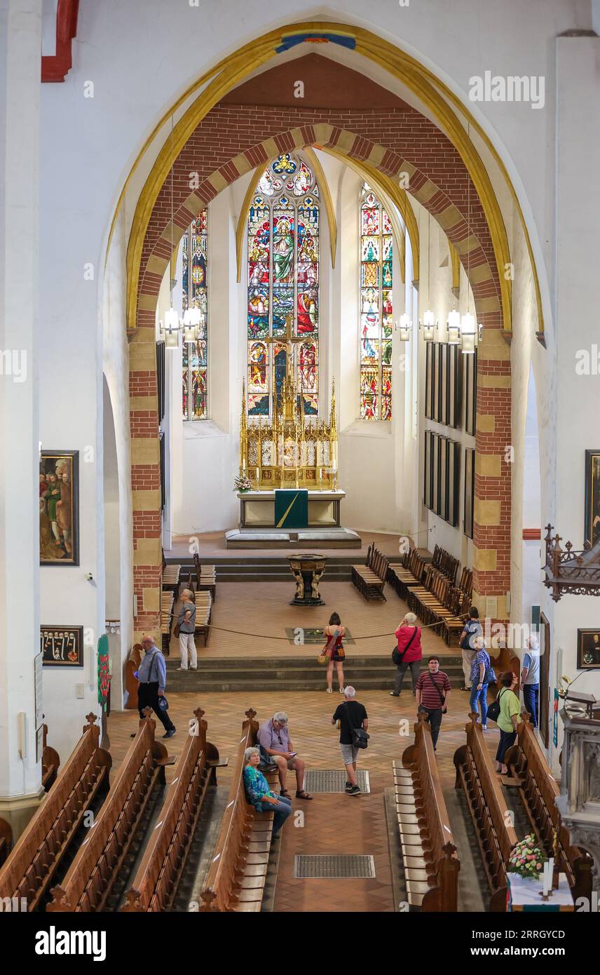 Leipzig, Germany. 08th Sep, 2023. Tourists visit St. Thomas Church ...