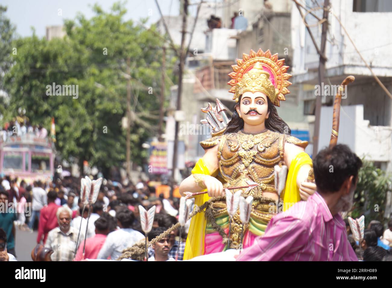 Rajkot, India. 7th September, 2023. In procession of Shri Krishna Janmashtami front closeup view of tablets of lord Arjuna at  Malviya Chowk Rajkot. Credit: Nasirkhan Davi/Alamy Live News Stock Photo