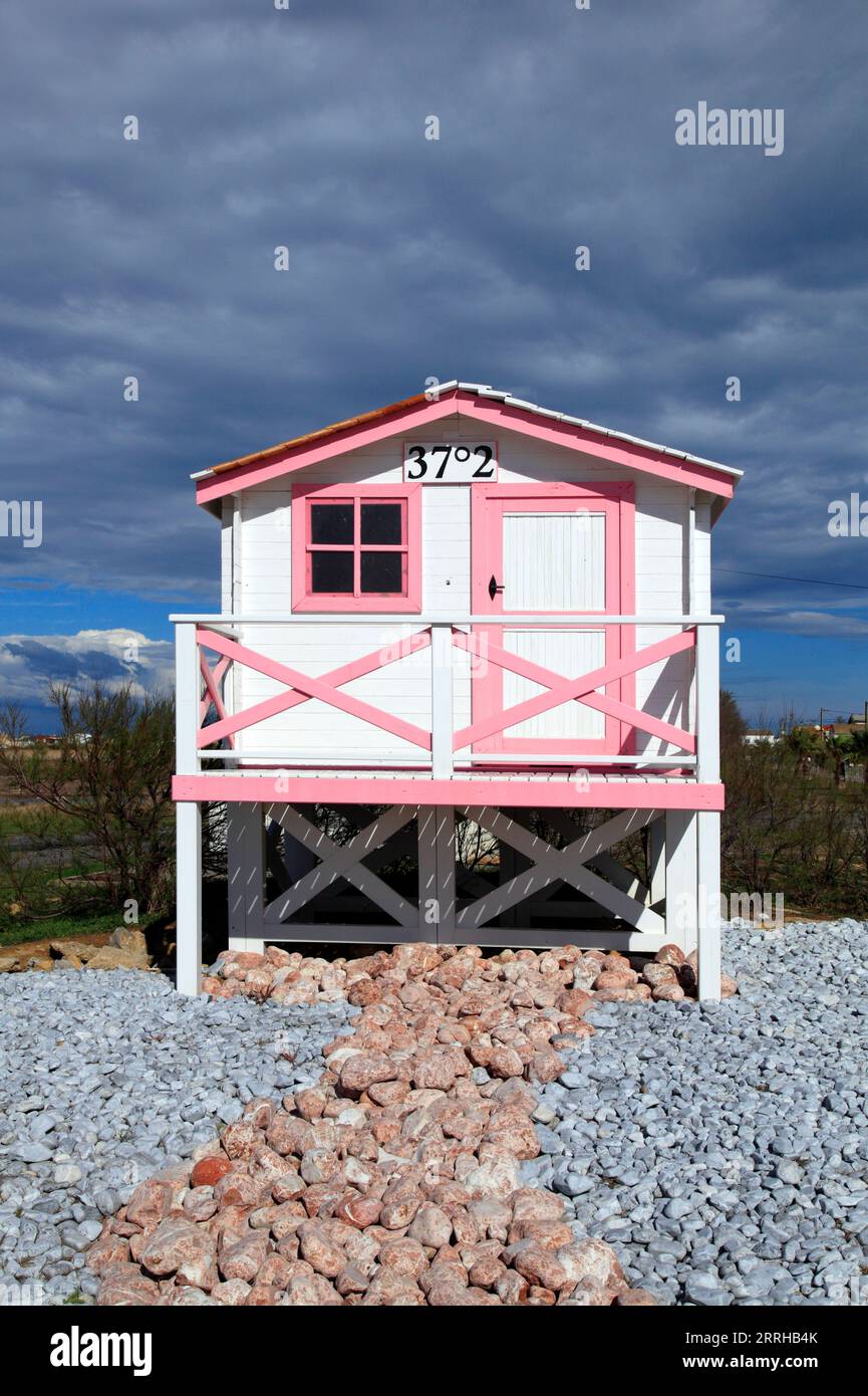 Replica of a roadside chalet near Chalets beach. Homage to Luc Besson's film: 37°2. Gruissan, Occitanie, France Stock Photo