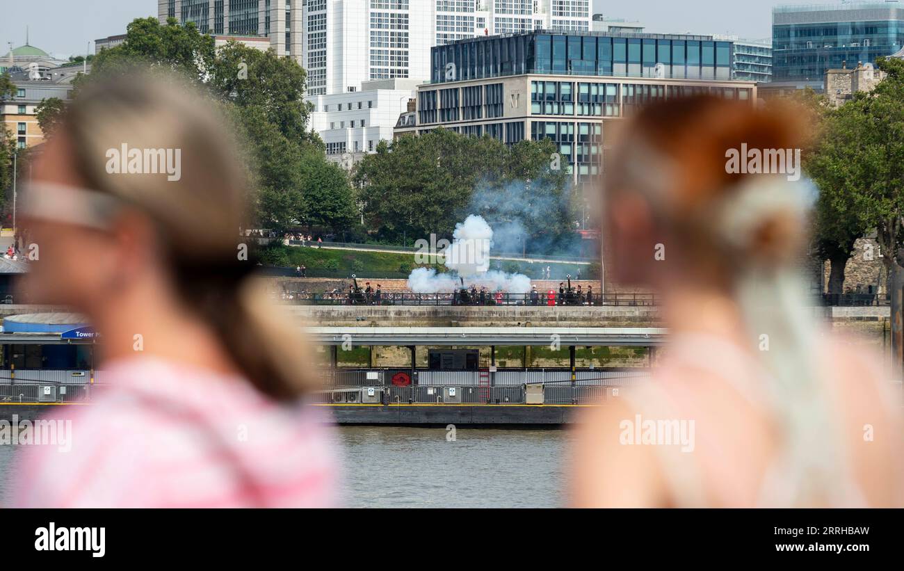 London, UK.  8 September 2023.  The public watches members of the Honourable Artillery Company perform a 62-gun salute outside the Tower of London to mark the anniversary of King Charles’ accession to the throne on 8 September 2022.  The gun salute also marks the first anniversary of Queen Elizabeth II’s death.  Credit: Stephen Chung / Alamy Live News Stock Photo