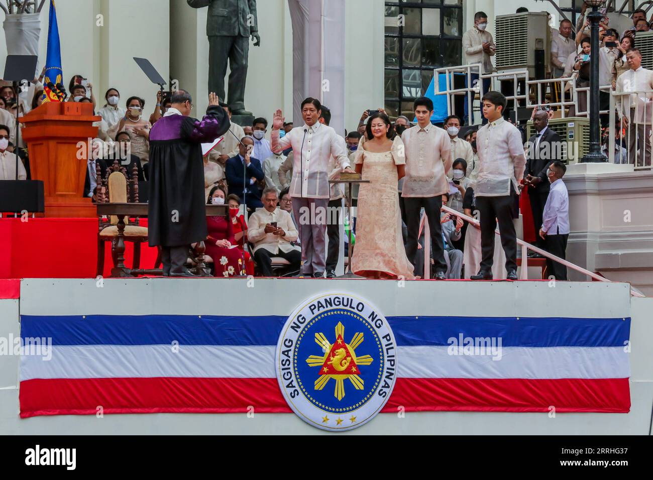 220630 MANILA, June 30, 2022 Ferdinand Romualdez Marcos takes his