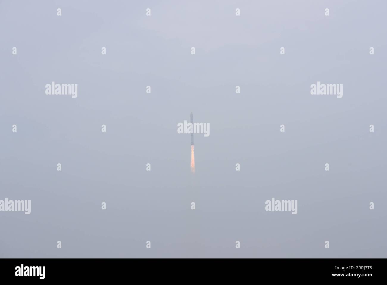 220716 -- TAIYUAN, July 16, 2022 -- A Long March-2C carrier rocket carrying a pair of satellites, Siwei 03 and 04, blasts off from the Taiyuan Satellite Launch Center in north China s Shanxi Province, July 16, 2022. The pair of satellites soon entered the preset orbit and will provide commercial remote sensing services for sectors such as land resources investigation, natural disaster monitoring, urban planning and safety. The mission marked the 427th flight of the Long March carrier rockets. Photo by /Xinhua EyesonSciCHINA-SHANXI-TAIYUAN-SATELLITES-LAUNCH CN ZhengxBin PUBLICATIONxNOTxINxCHN Stock Photo