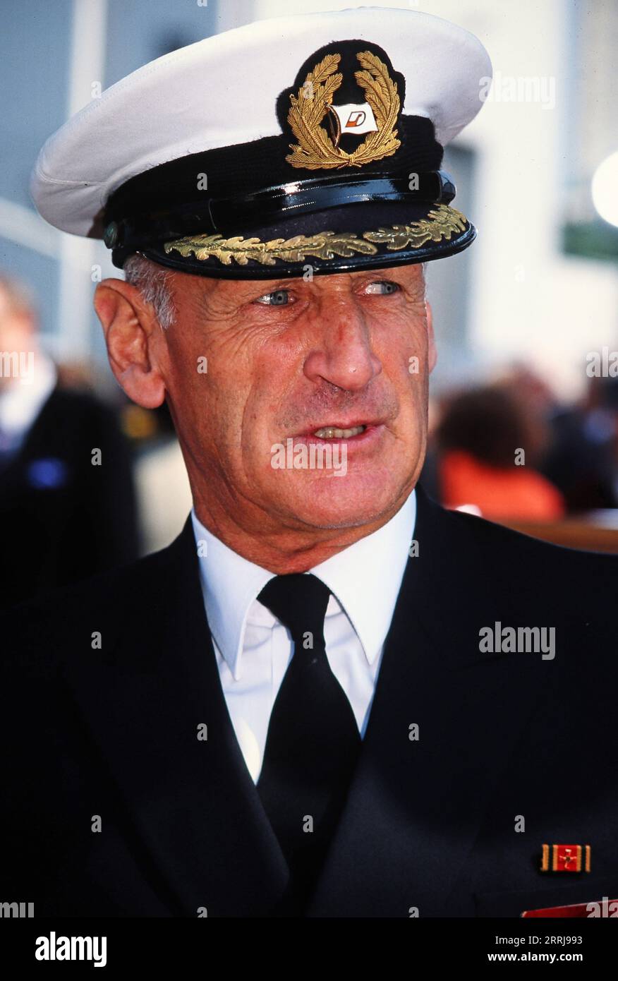 Kapitän zur See Immo von Schnurbein, Kommandant der "Gorch Fock", Segelschulschiff der