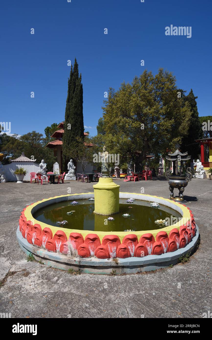 Round Lotus Fountain & Pond in the Courtyard of the Vietnamese style