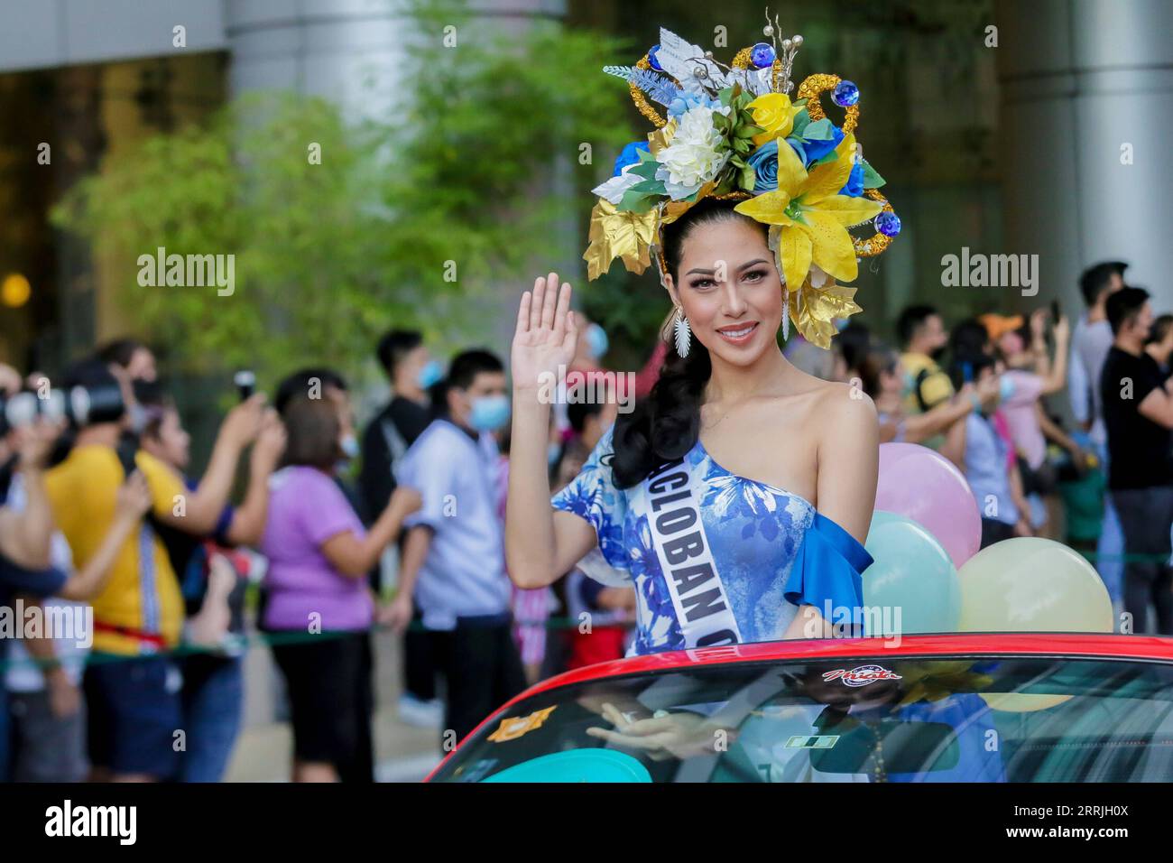 220723 -- QUEZON CITY, July 23, 2022 -- A contestant for the Binibining Pilipinas Miss Philippines 2022 attends the Grand Parade of Beauties in Quezon City, the Philippines on July 23, 2022. A total of 40 contestants will vie for the Binibining Pilipinas 2022 beauty pageant this year.  PHILIPPINES-QUEZON CITY-BEAUTY CONTEST-PARADE RouellexUmali PUBLICATIONxNOTxINxCHN Stock Photo
