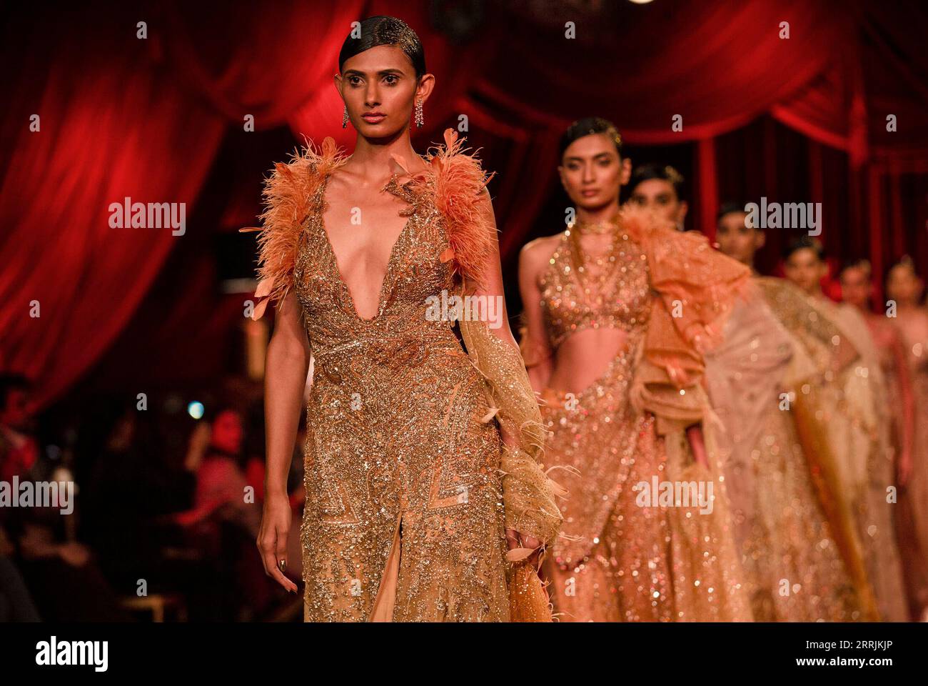 Dolly fashion hires stock photography and images Alamy