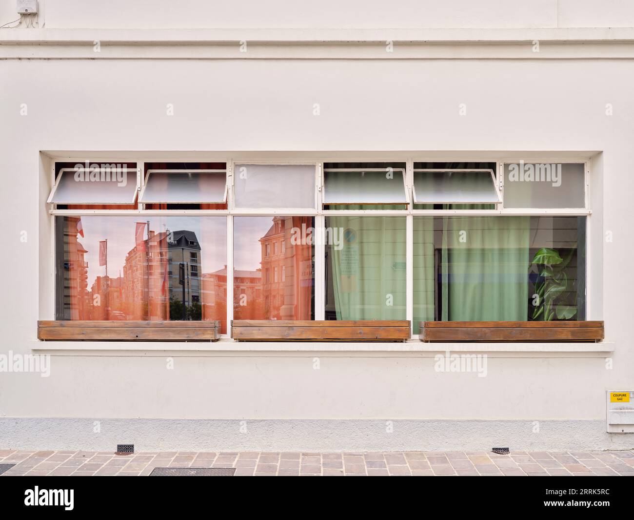 Europe, France, Champagne-Ardenne, Mame department, reflecting window front Stock Photo