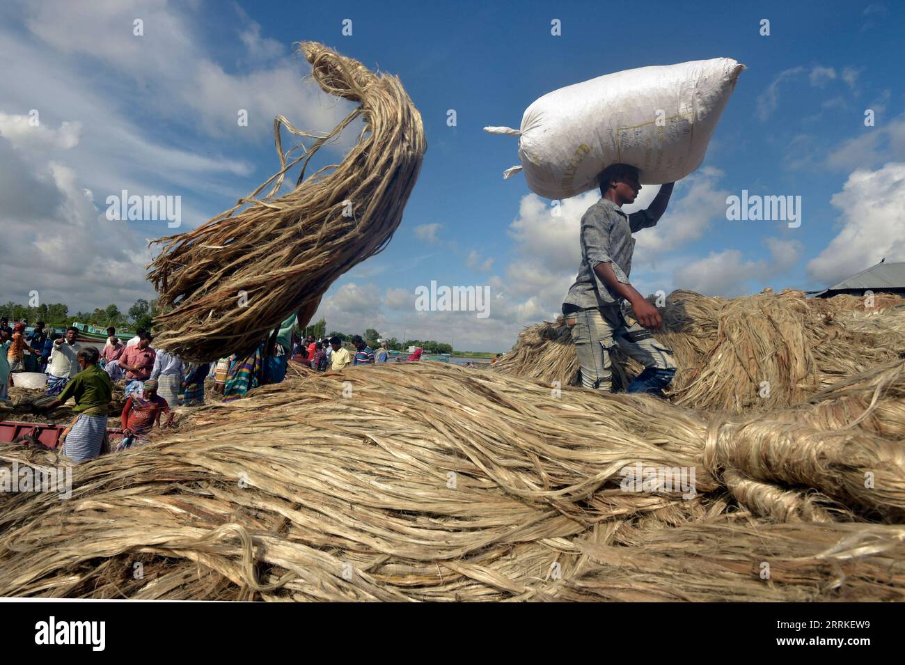 Jute bag bangladesh hi-res stock photography and images - Alamy