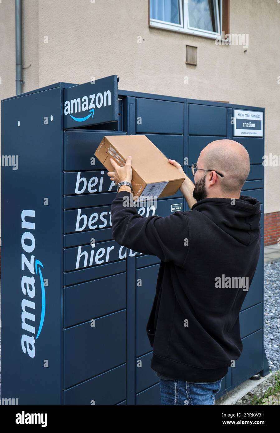 Parcel station hi-res stock photography and images - Alamy