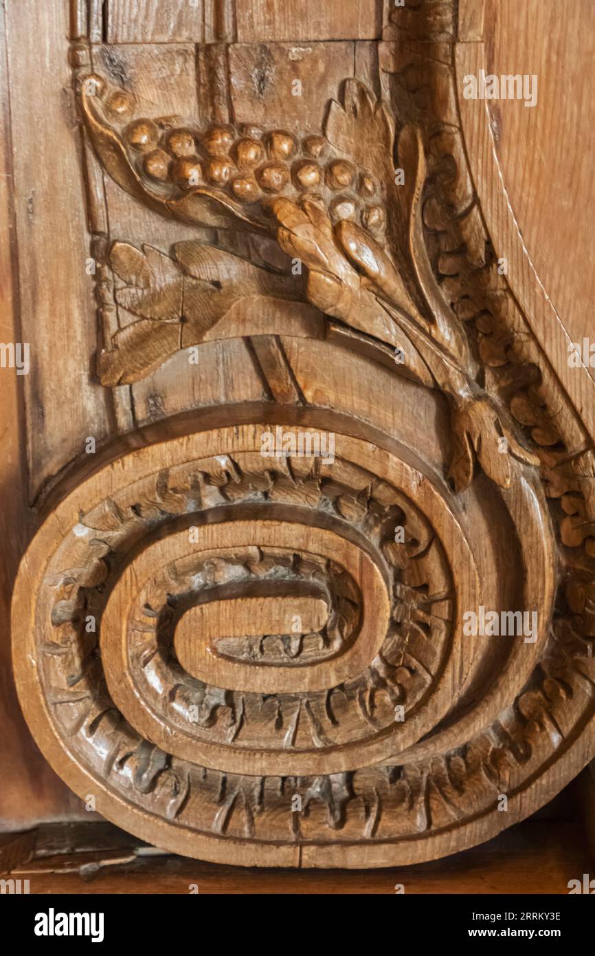 England, Kent, Maidstone, Leeds Castle, Wood Panelling Detail Stock Photo