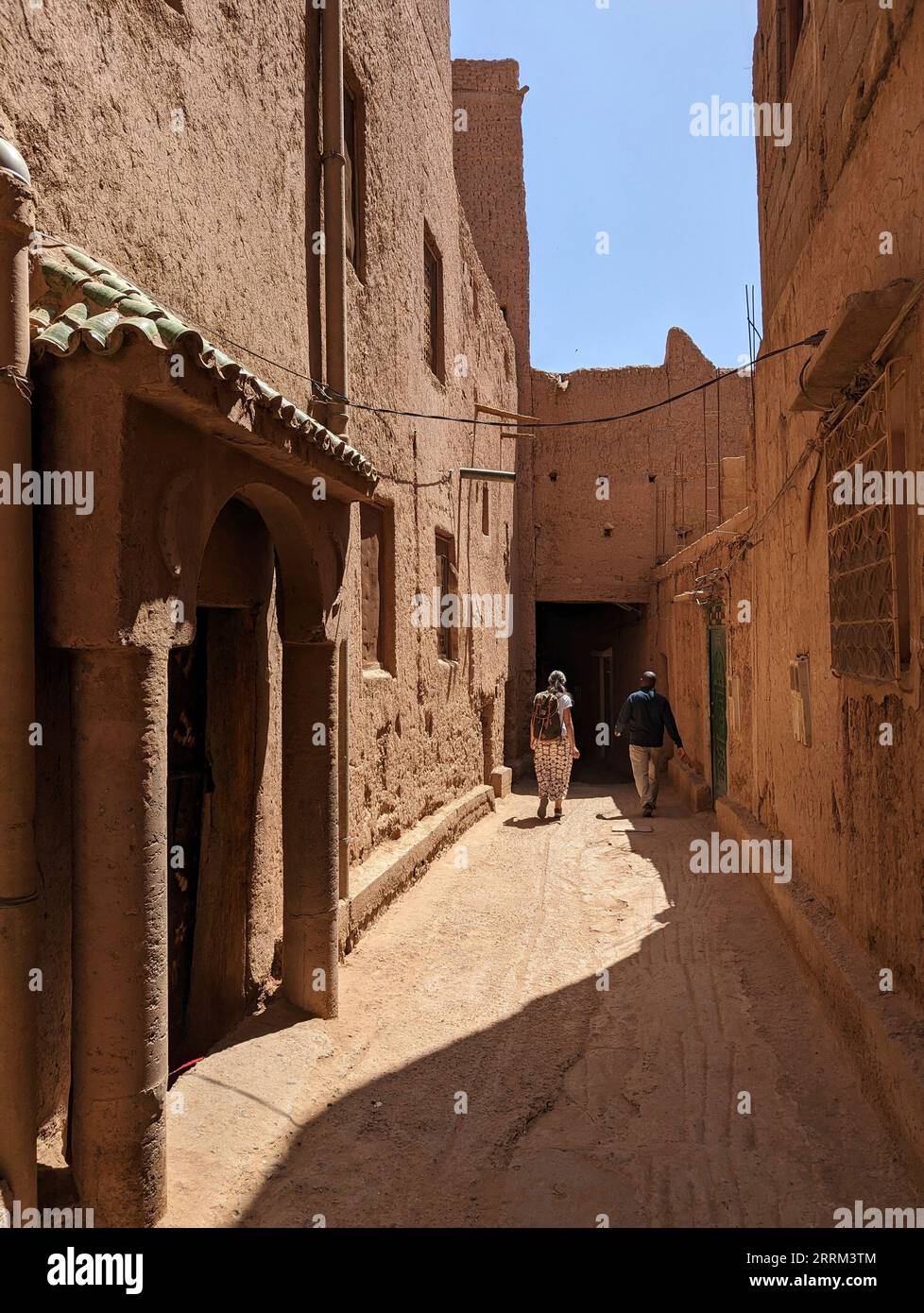 Narrow alleyway in the old historic village center of Amezrou in the Draa valley, Morocco Stock Photo