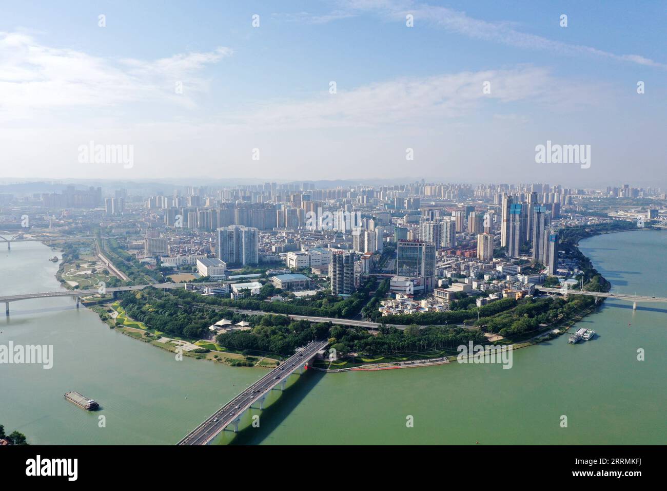 221104 -- NANNING, Nov. 4, 2022 -- This aerial photo taken on Nov. 4, 2022 shows a cityscape on the banks of the Yongjiang River in Nanning, south China s Guangxi Zhuang Autonomous Region.  CHINA-GUANGXI-NANNING-CITYSCAPE-RIVER CN LuxBoan PUBLICATIONxNOTxINxCHN Stock Photo