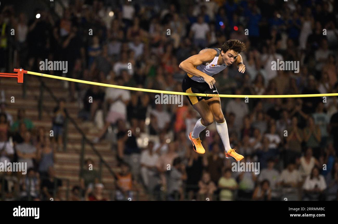 World record armand duplantis hires stock photography and images Alamy