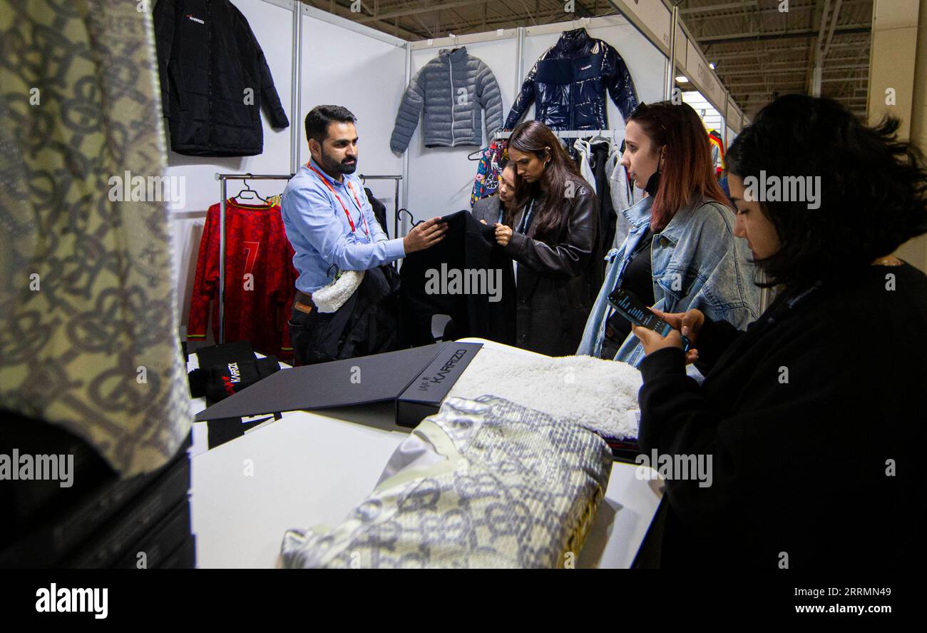 221107 -- TORONTO, Nov. 7, 2022 -- People attend the 2022 Apparel Textile Sourcing Trade Show in Toronto, Canada, on Nov. 7, 2022. As the largest apparel and textile sourcing event in Canada, the three-day event kicked off here on Monday. Photo by /Xinhua CANADA-TORONTO-APPAREL TEXTILE SOURCING TRADE SHOW ZouxZheng PUBLICATIONxNOTxINxCHN Stock Photo