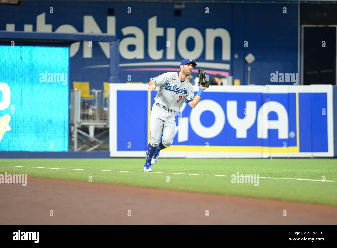 Los Angeles Dodgers designated hitter Edwin Rios (43) hits a home run  during an MLB regular season game against the Atlanta Braves, Wednesday,  April 2 Stock Photo - Alamy