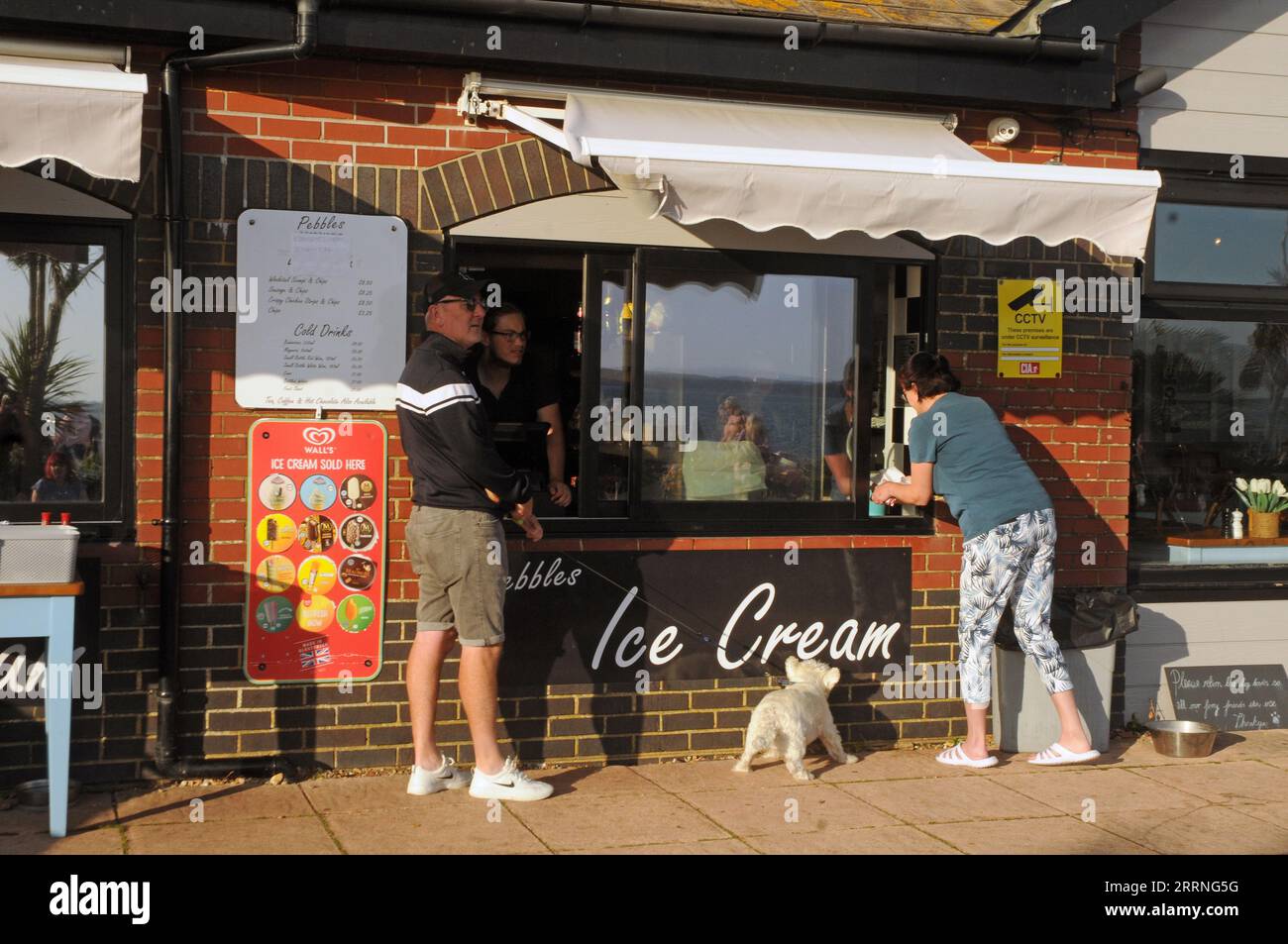 ICE CREAM KIOSK BY THE BEACH AT STOKES BAY, GOSPORT PIC MIKE WALKER