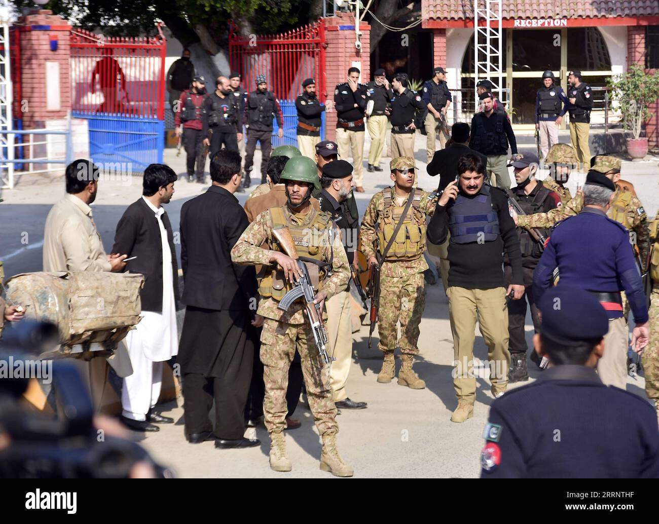 Guard security islamabad pakistan hi-res stock photography and images ...