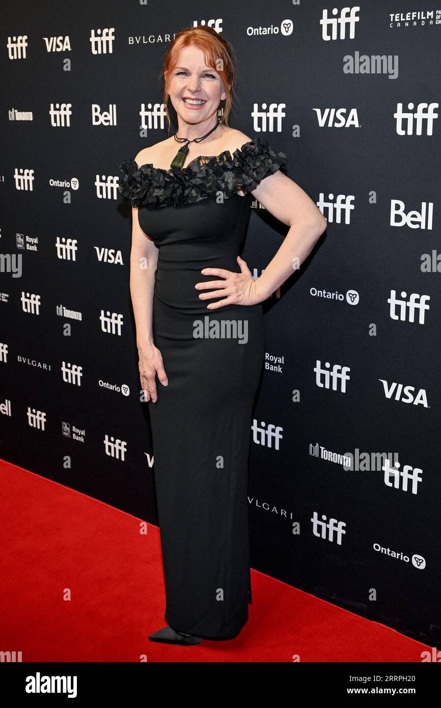 Jacqueline mckenzie hi-res stock photography and images - Page 2 - Alamy, image size:866x1390