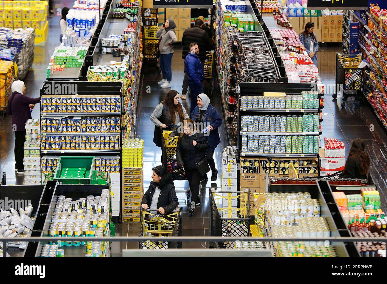 Lebanese supermarket hi-res stock photography and images - Alamy