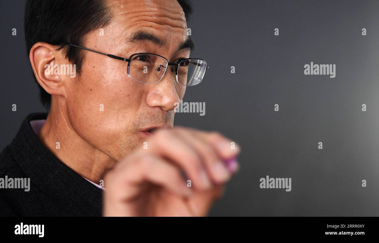 230422 -- LANZHOU, April 22, 2023 -- Zhu Yanjun shares poetry reading ...