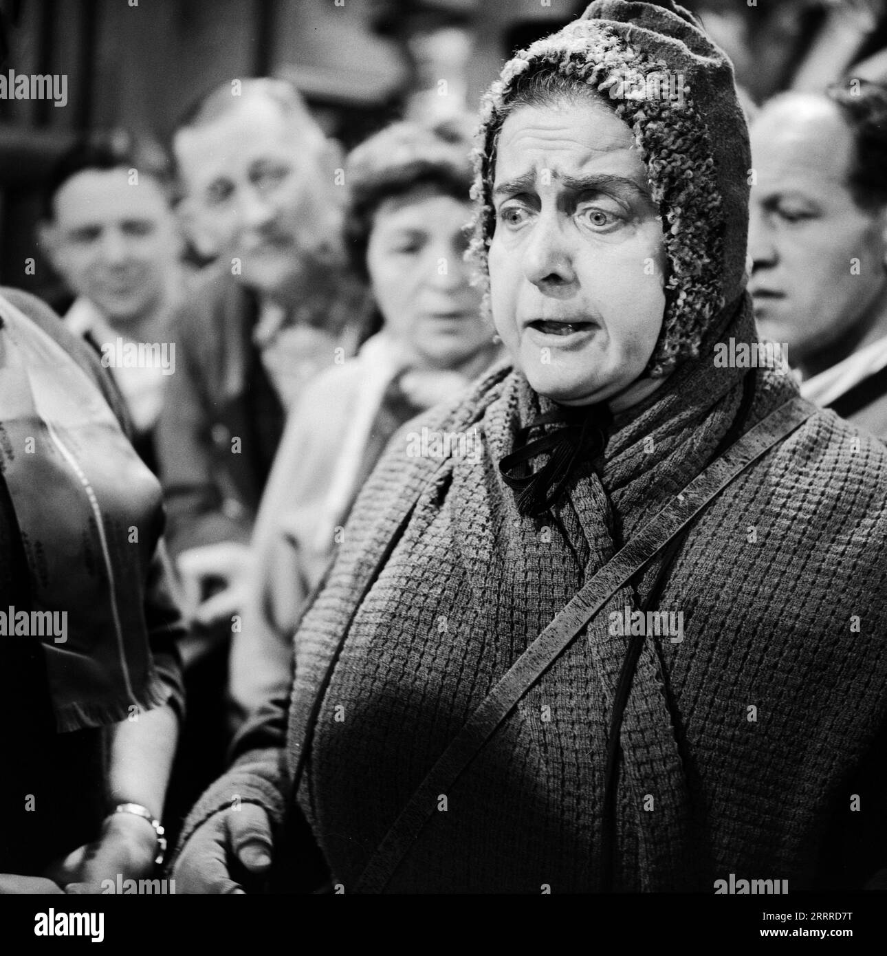 Sturm im Wasserglas, Spielfilm nach dem Bühnenstück von Bruno Frank, Deutschland 1960, Regie: Josef von Baky, Darsteller: Therese Giehse Stock Photo