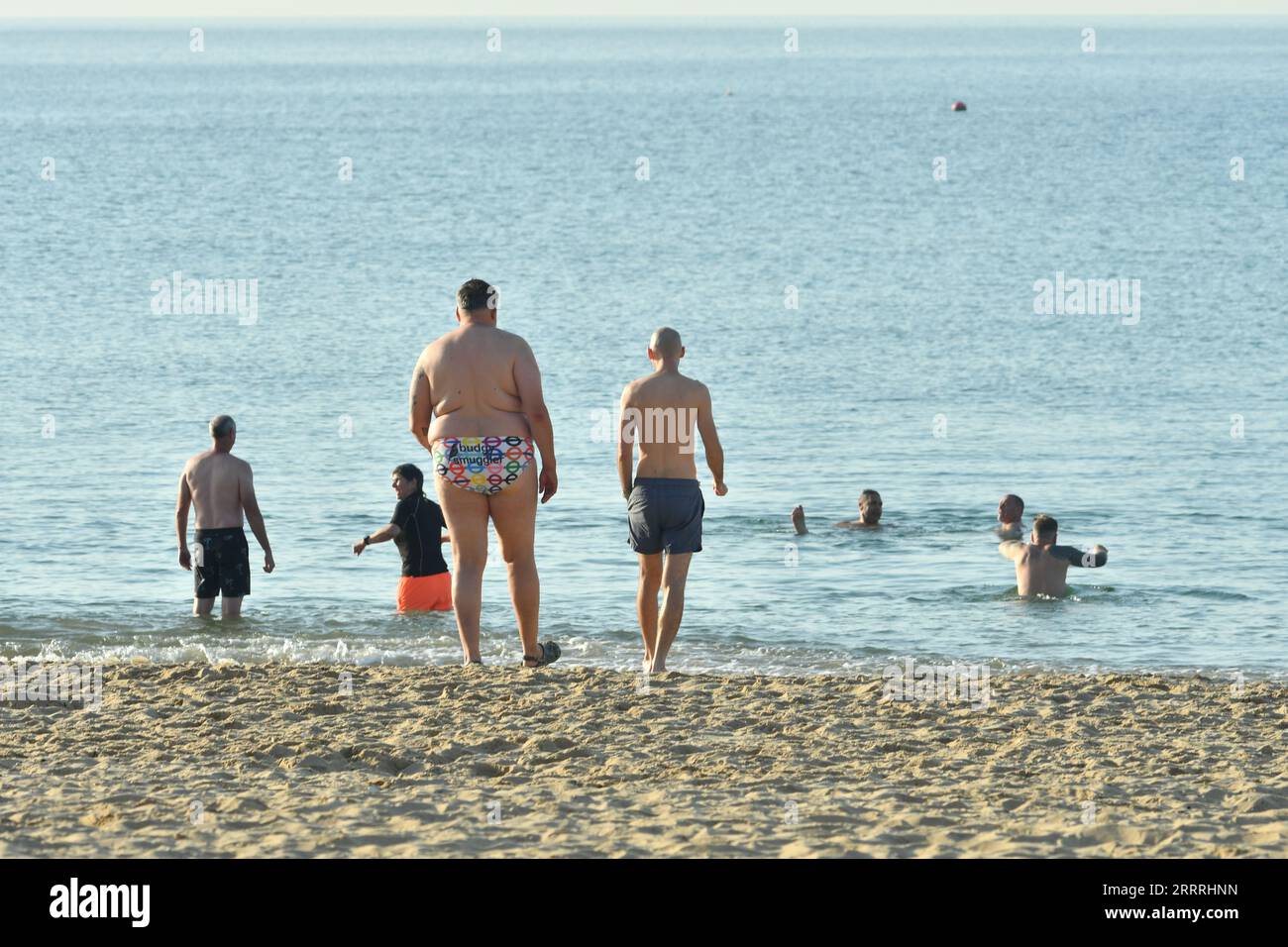 Boscombe Beach, Bournemouth, Dorset, England, UK, 9th September 2023: Weather. Hottest day of the year expected for the second time in a week as the record-breaking September heatwave continues into the weekend. People out on the beach early, sunbathing or exercising. Credit: Paul Biggins/Alamy Live News Stock Photo