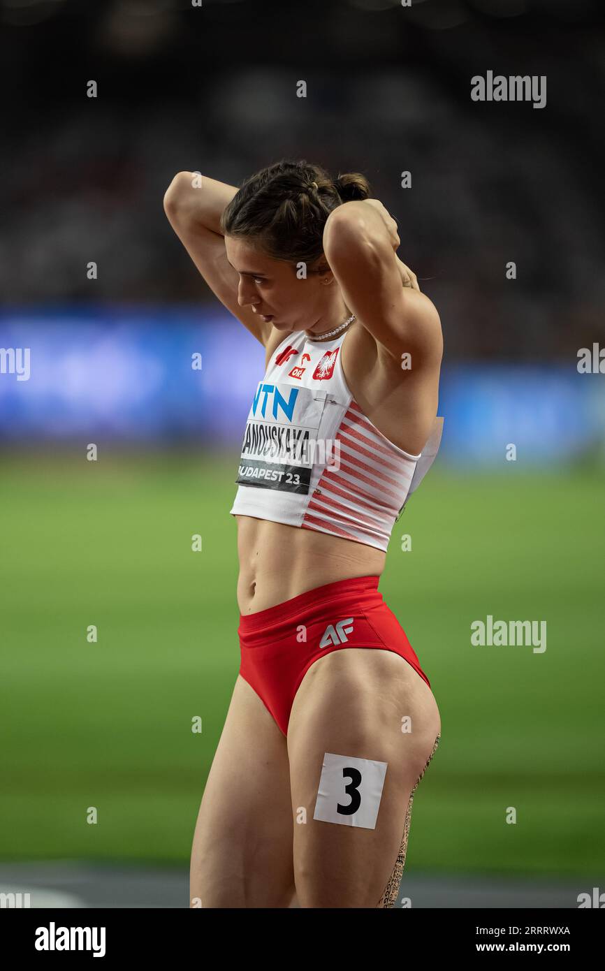 Kristina Timanóvskaya participating in the 4X100 meters relay at the