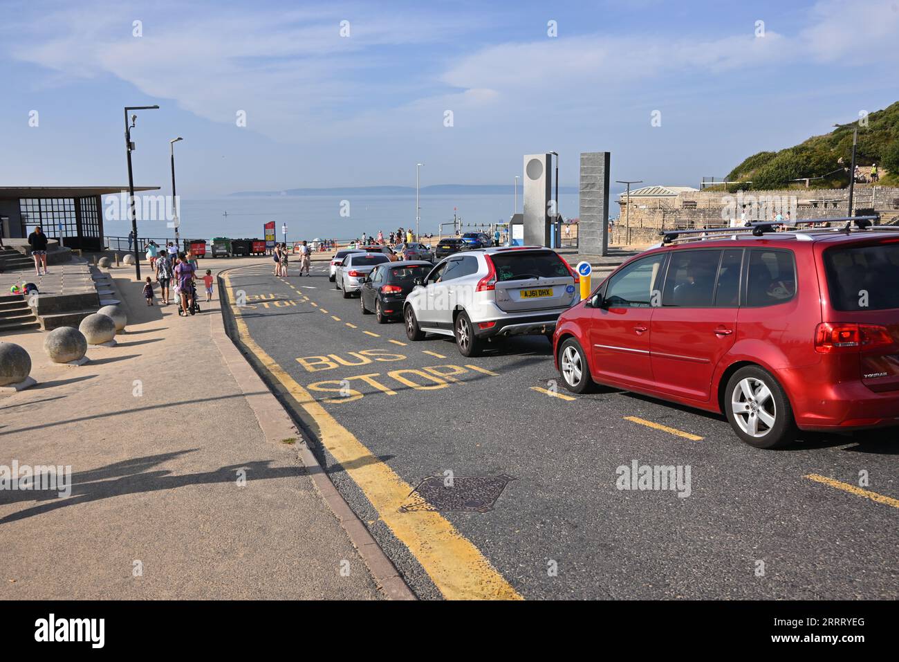 Boscombe Beach, Bournemouth, Dorset, England, UK, 9th September 2023: Weather. Hottest day of the year expected for the second time in a week as the record-breaking September heatwave continues into the weekend. People queuing for an hour for the seafront car park. Credit: Paul Biggins/Alamy Live News Stock Photo