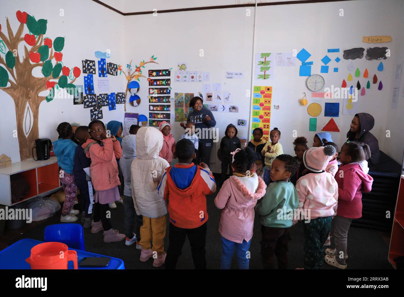 230817 -- CAPE TOWN, Aug. 17, 2023 -- A teacher gives lessons to children at an early learning center in De Aar Town, more than 750 kilometers northeast of Cape Town, South Africa, on Aug. 11, 2023. This early learning center was funded by Longyuan South Africa Renewables of China Longyuan Power Group Corporation Limited, which has funded the establishment of four early learning centers in De Aar to provide education for children from poor families. Nearly 500 children in need have been admitted to these learning centers so far.  SOUTH AFRICA-DE AAR-CHINA-EARLY LEARNING CENTER DongxJianghui PU Stock Photo
