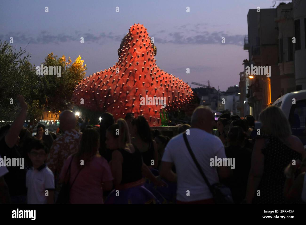 230820 -- BIRZEBBUGA, Aug. 20, 2023 -- People enjoy the Summer