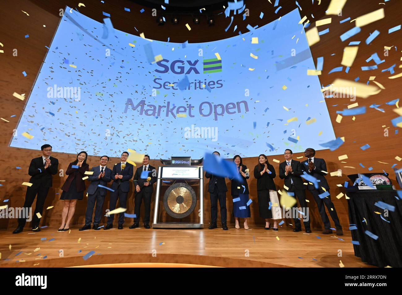 230825 -- SINGAPORE, Aug. 25, 2023 -- This photo taken on Aug. 25, 2023  shows the launching ceremony of the CGS Fullgoal Vietnam 30 Sector Cap ETF  on Singapore Exchange SGX Group,
