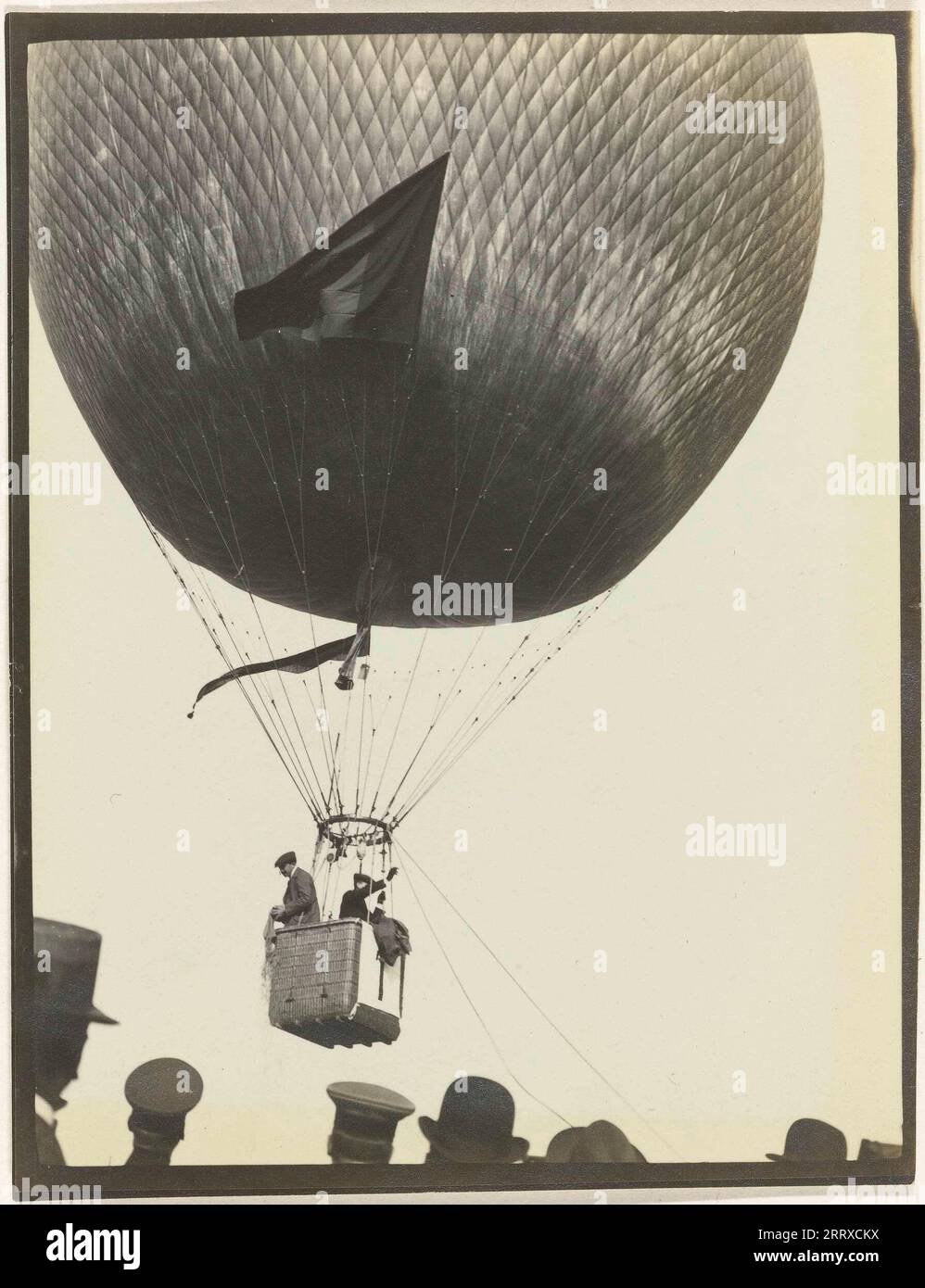 The Third Gordon Bennett Balloon Race, 10-Oct-1908 , the world's oldest ...