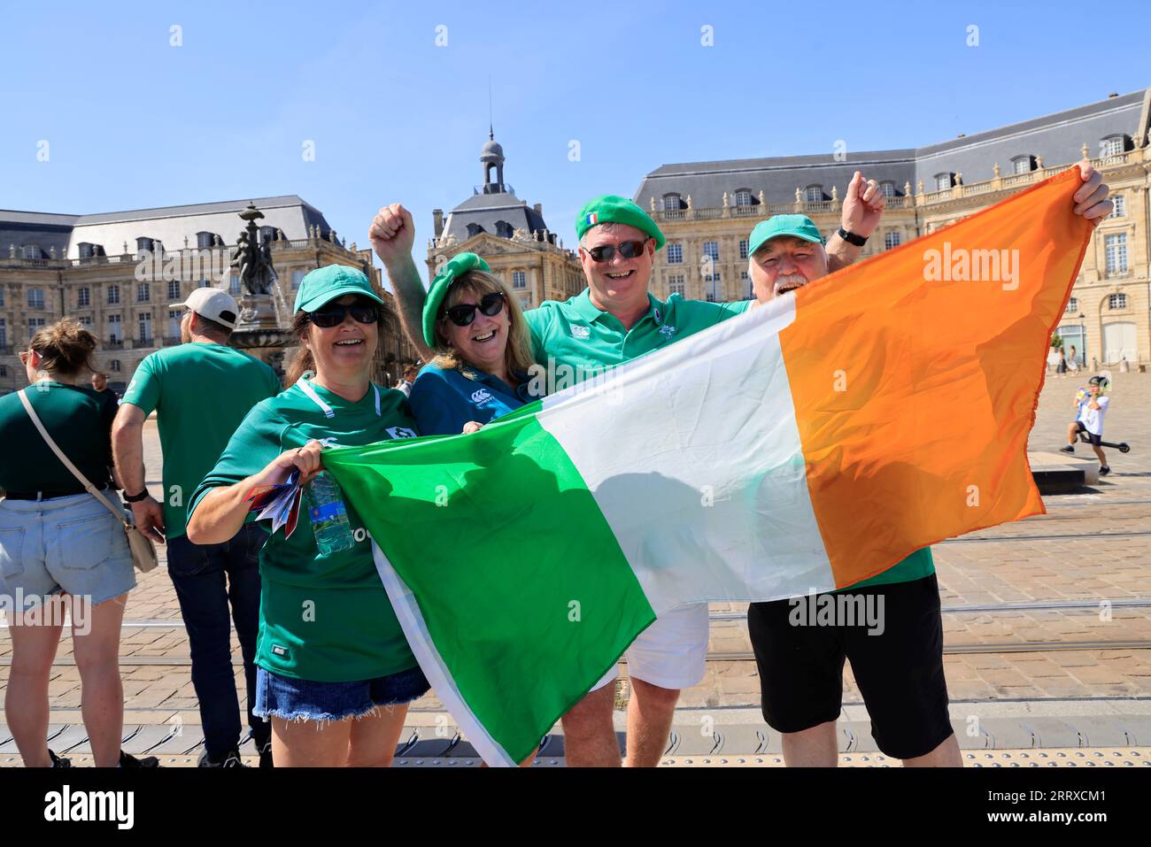 Bordeaux 9 September 2023, France. Supporters of the Irish rugby team at Place de la Bourse in Bordeaux before the Ireland-Romania match. Many of them take the tram to get to the stadium. Rugby World Cup 2023, Bordeaux, France, Europe. Photo by Hugo Martin Alamy Live News Stock Photo