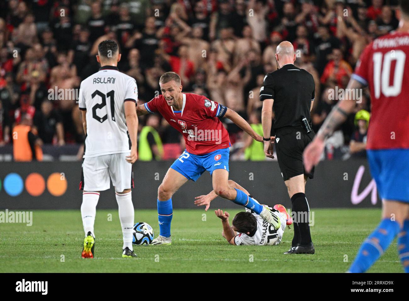 Tomas Soucek - Slavia Prague Editorial Stock Photo - Image of grass,  soccer: 75260108