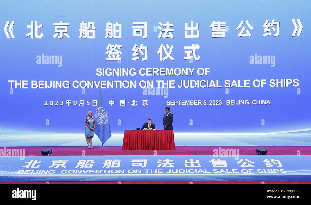 First signatories hi-res stock photography and images - Alamy