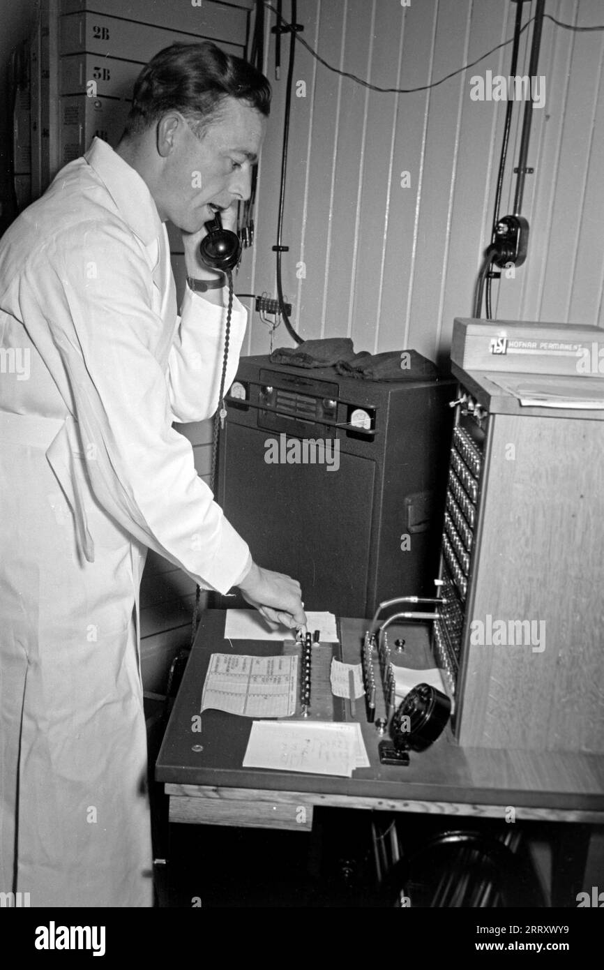 Telephone exchanger hires stock photography and images Alamy