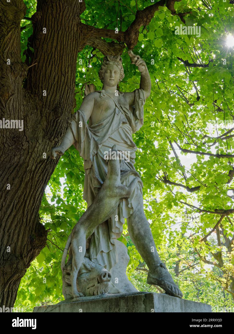 Goddess diana stands hi-res stock photography and images - Alamy