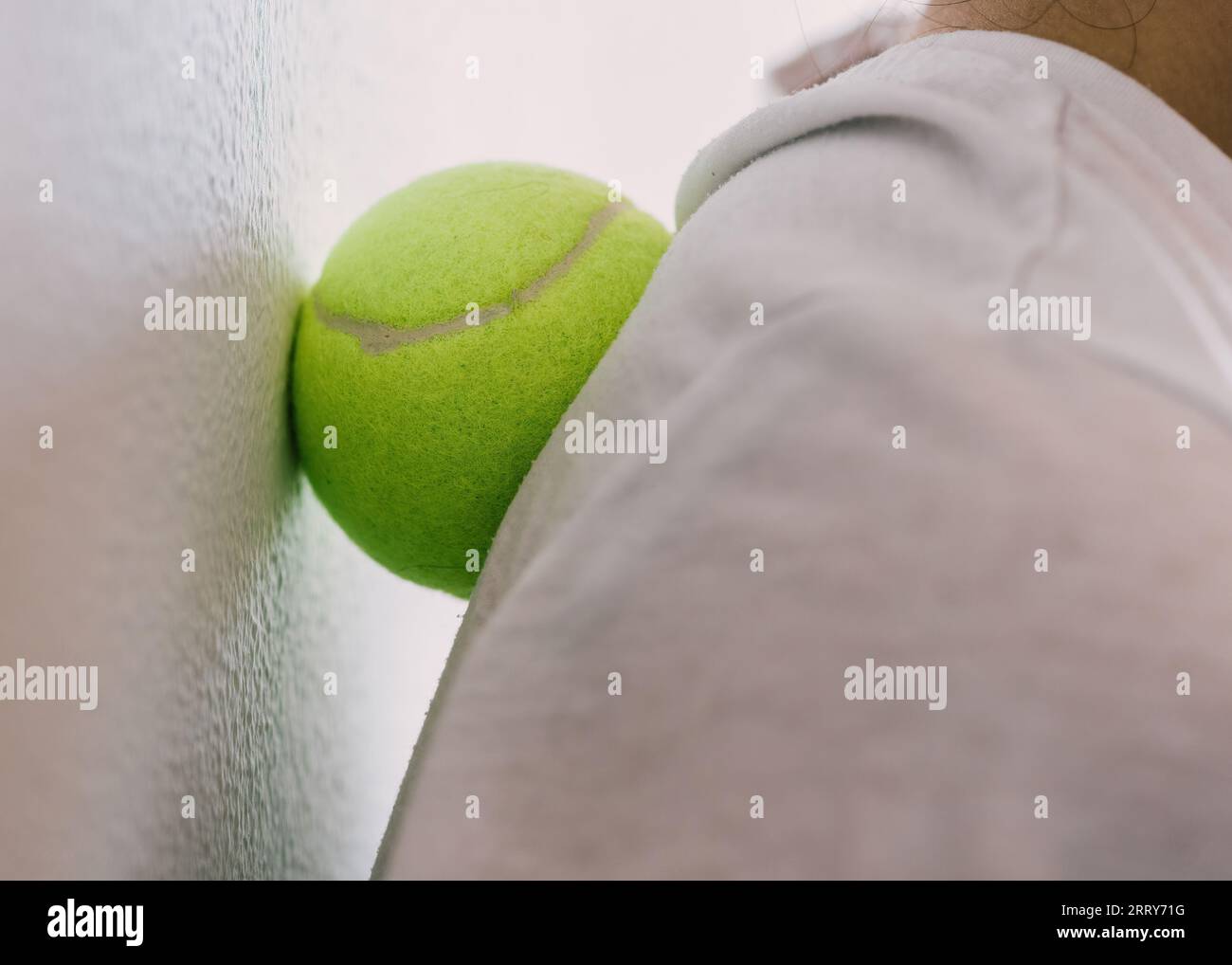 Shoulder knots hires stock photography and images Alamy