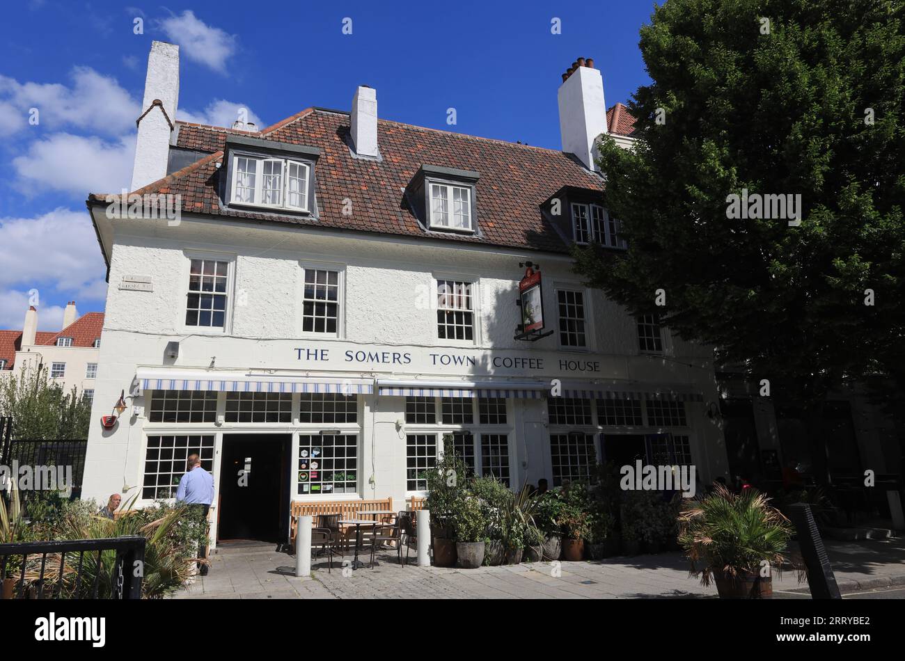 Somers Town Coffee House, a traditional Charles Wells pub on Chalton