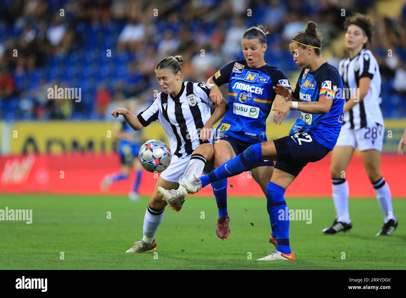 Esse Akida (14 FC PAOK Thessaloniki) and Julia Tabotta (19 SKN St Polten) clearing the ball during the UEFA Womens Champions League qualifying match St Polten vs PAOK at NV Arena St Polten (Tom Seiss/ SPP) Credit: SPP Sport Press Photo. /Alamy Live News Stock Photo