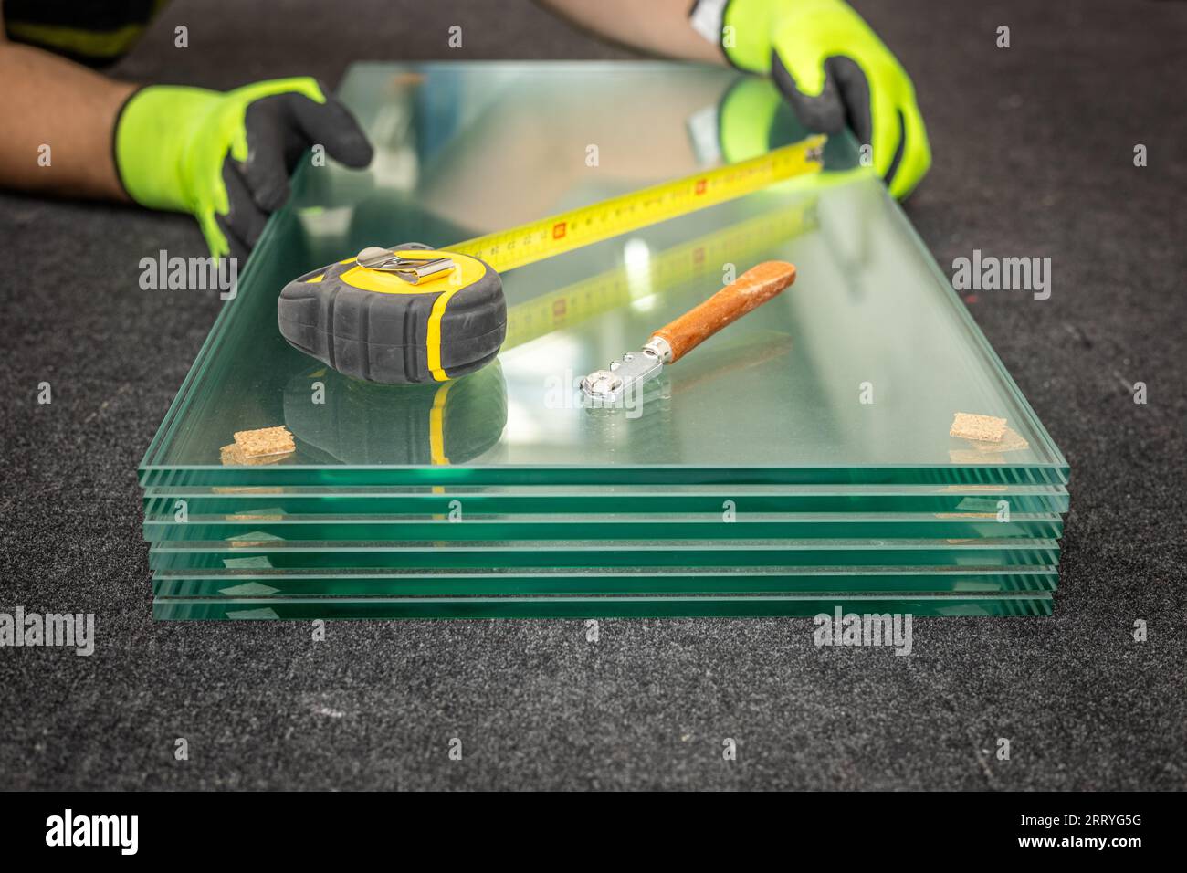 Cutting thick glass deals