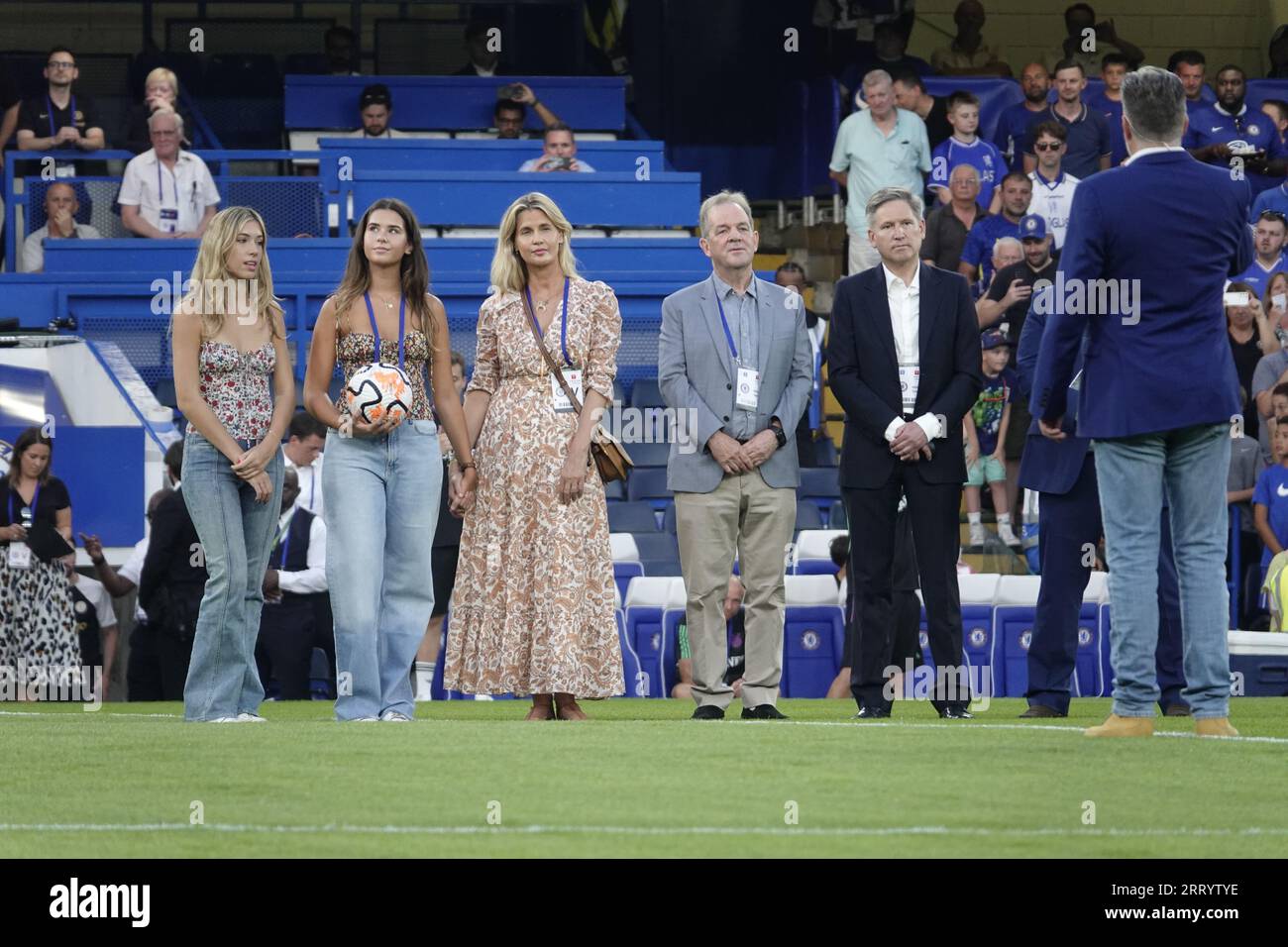 Fulham, London, UK. 9th Sep, 2023. Scenes at Stamford Bridge Stadium as Chelsea Football Club 'Legends' take on the 'LegendsÕ of Europe - Bayern Munich FC - in a cancer charity match in remembrance of their past manager Gianluca Vialli. OPS: VialliÕs wife, Catherine and his daughters, Olivia and Sofia watch opera singer Stuart Pendred, perform Nessun Dorma, which he also sang at their wedding. Credit: Motofoto/Alamy Live News Stock Photo