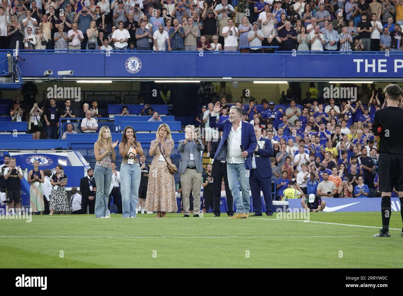 Fulham, London, UK. 9th Sep, 2023. Scenes at Stamford Bridge Stadium as Chelsea Football Club 'Legends' take on the 'LegendsÕ of Europe - Bayern Munich FC - in a cancer charity match in remembrance of their past manager Gianluca Vialli. OPS: VialliÕs wife, Catherine and his daughters, Olivia and Sofia watch opera singer Stuart Pendred, perform Nessun Dorma, which he also sang at their wedding. Credit: Motofoto/Alamy Live News Stock Photo