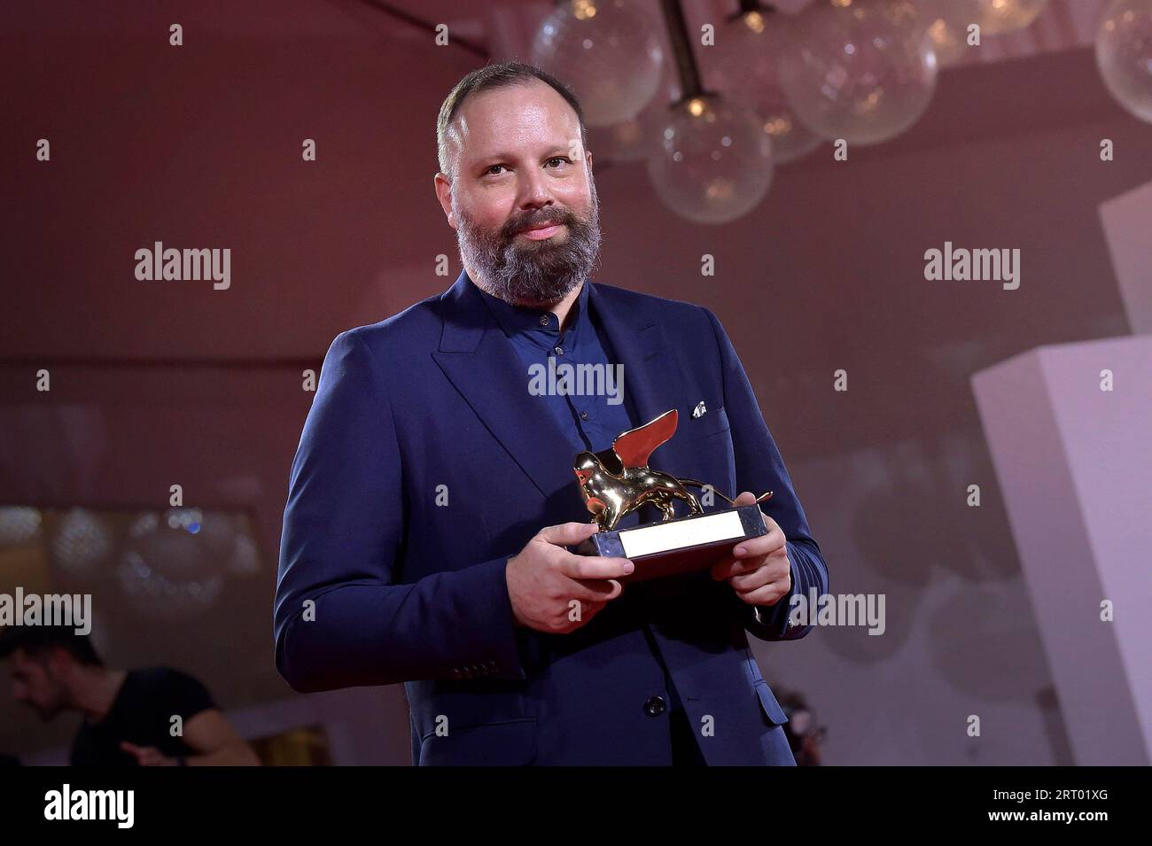 Venezia, Italy. 09th Sep, 2023. Yorgos Lanthimos poses with the Golden Lion for Best Film for 'Poor Things' at the winner's photocall at the 80th Venice International Film Festival on Saturday, September 9, 2023 in Venice, Italy. Photo by Rocco Spaziani/UPI Credit: UPI/Alamy Live News Stock Photo