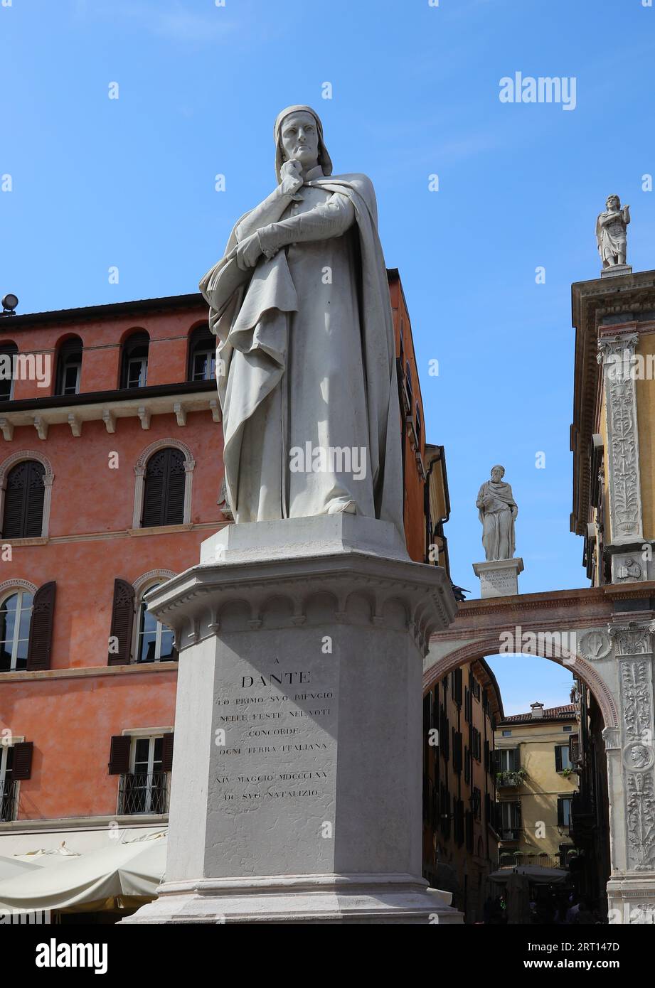 Dante Alighieri Italian poet portrait on a dark red background as  recollection of his Divine Comedy Inferno.Content made with generative AI  not based on real person. ilustração do Stock