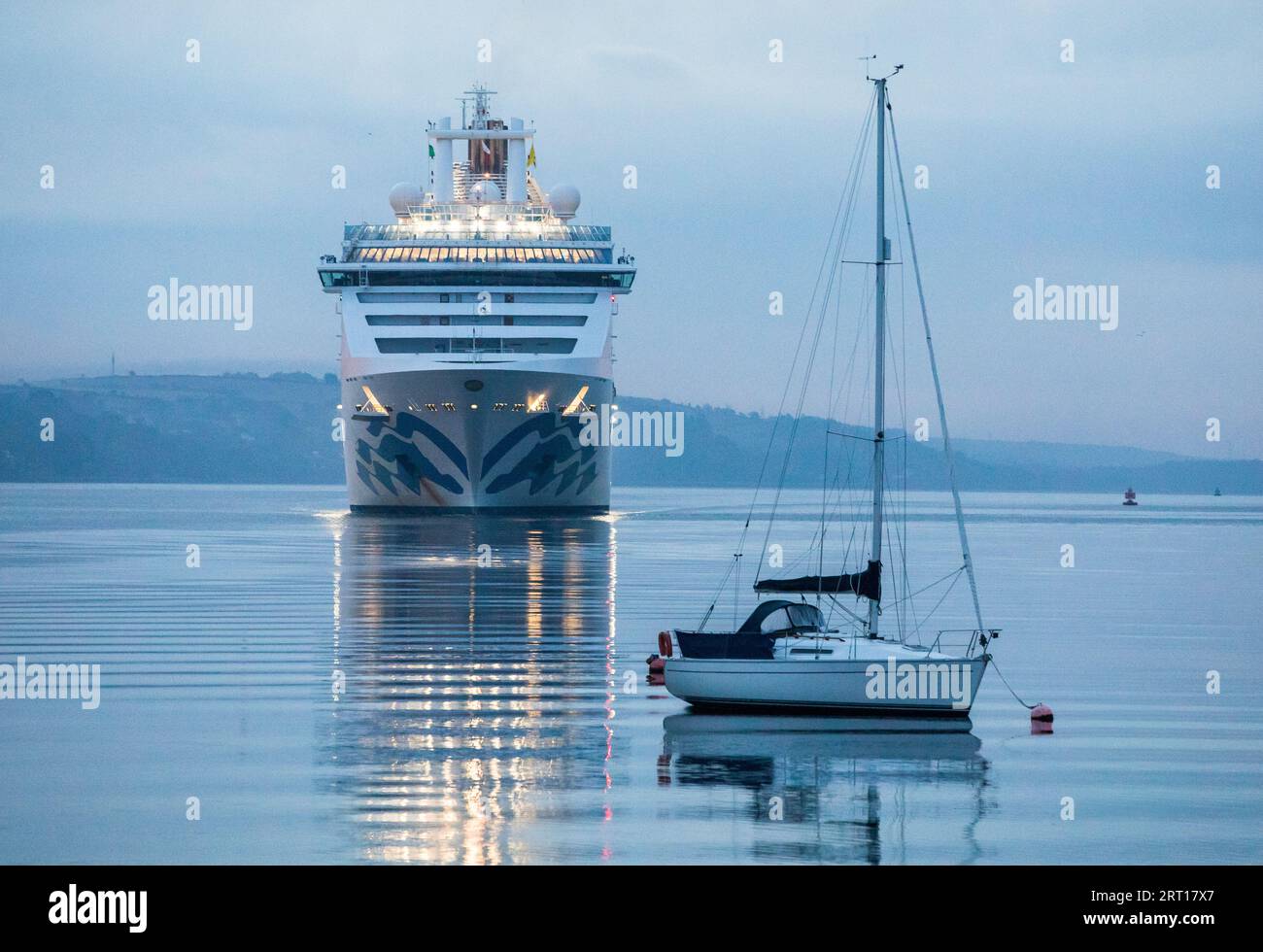 Ocean liner arrivals hires stock photography and images Alamy
