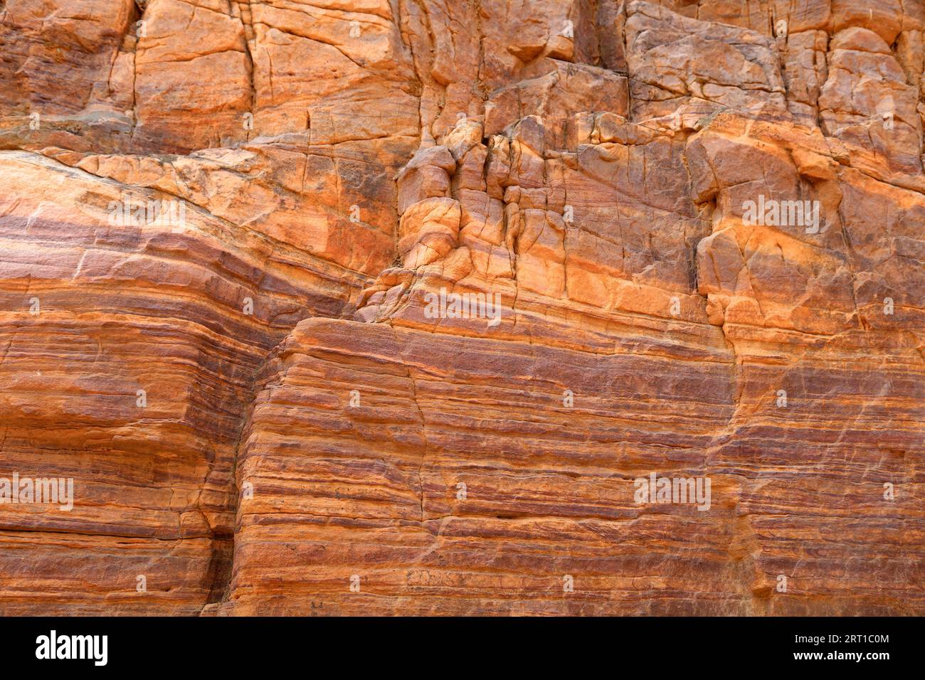 Horizontal bedding structure of rock Stock Photo Alamy