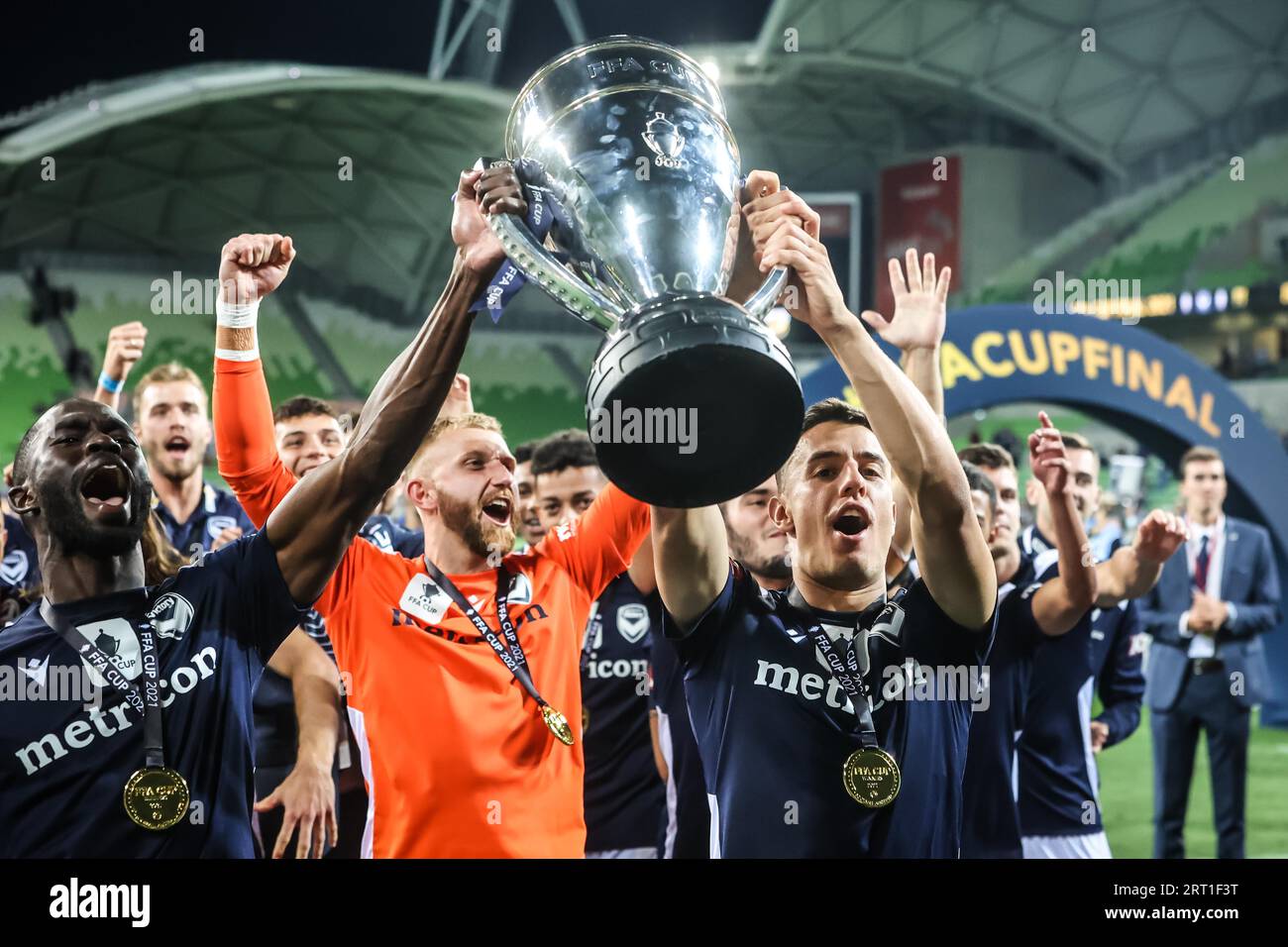 MELBOURNE, AUSTRALIA, FEBRUARY 05: Melbourne Victory celebrate winning ...