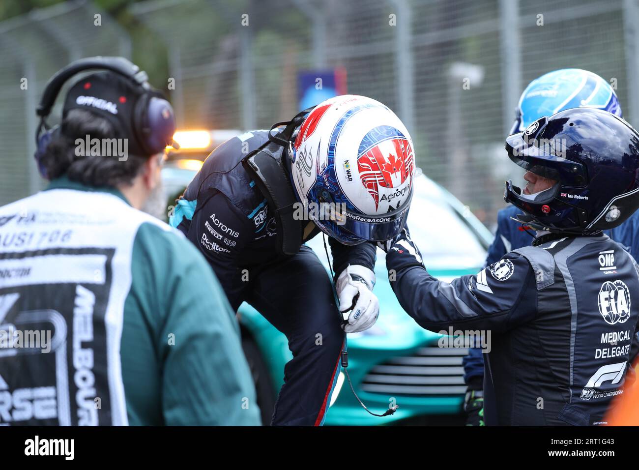 MELBOURNE, AUSTRALIA, APRIL 9: Nicholas Latifi of Wiliams Racing crashes in qualifying at the 2022 Australian Formula 1 Grand Prix on 9th April 2022 Stock Photo